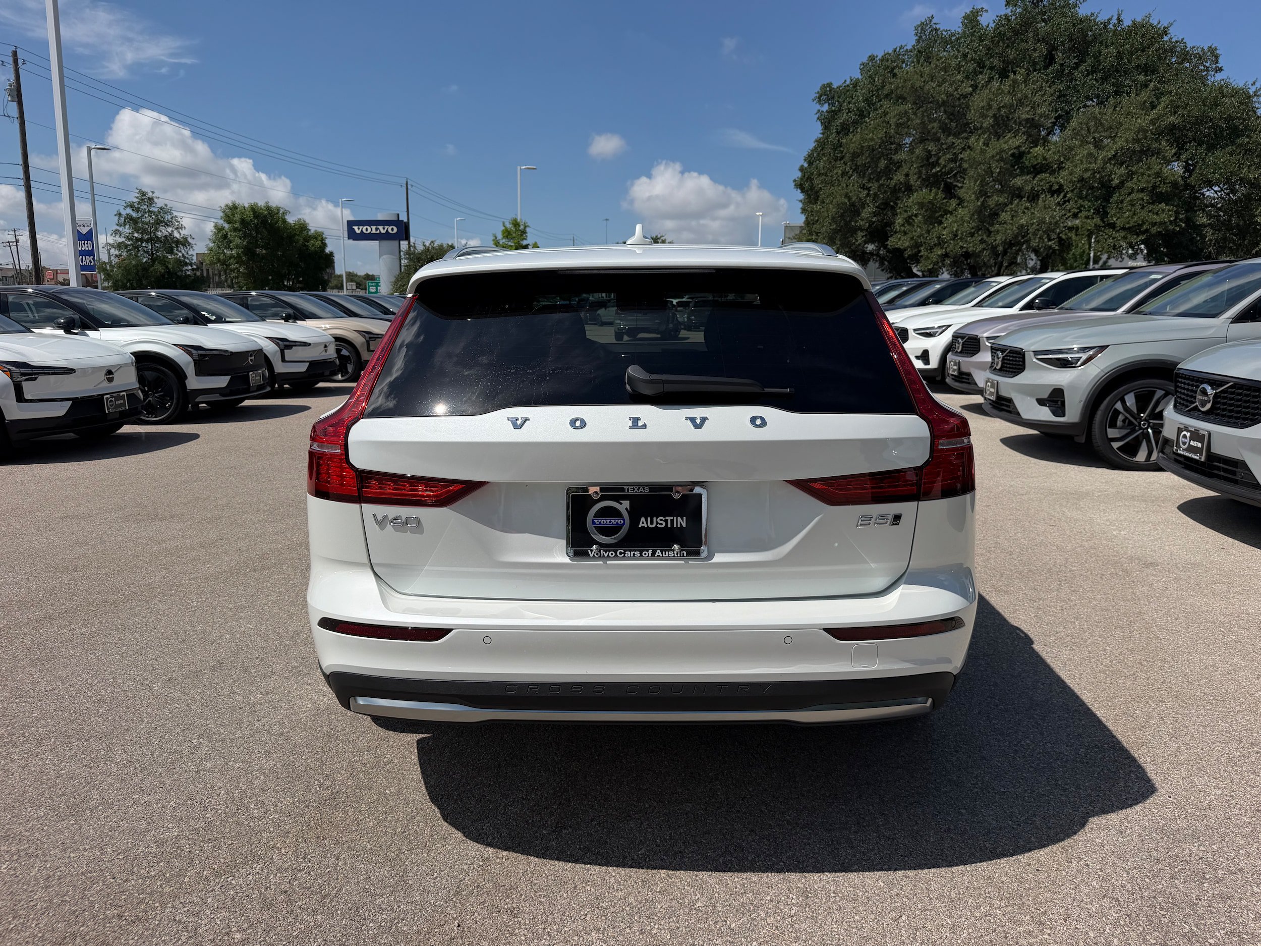 New 2026 Volvo V60 B5 Cross Country Ultra w/ Climate Package AWD/4WD image 5