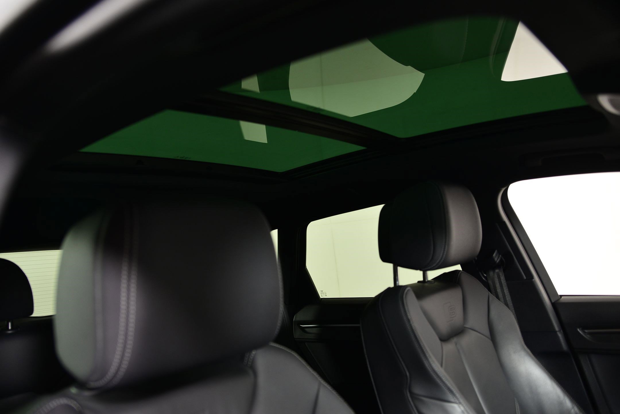 Certified 2023 Audi Q3 2.0T Premium w/ Black Optic Sport Package image 12