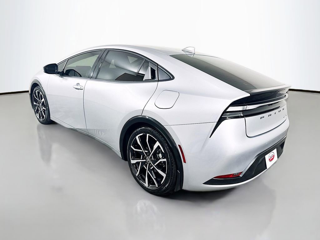 Used 2025 Toyota Prius XSE image 7