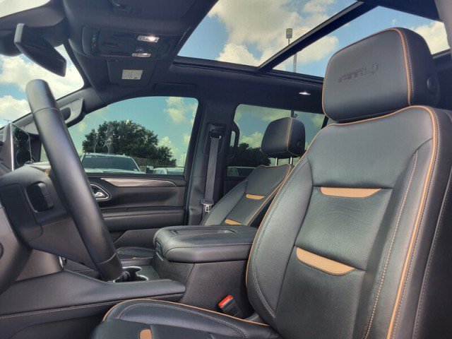 Used 2023 GMC Yukon XL AT4 w/ AT4 Premium Package AWD/4WD image 13