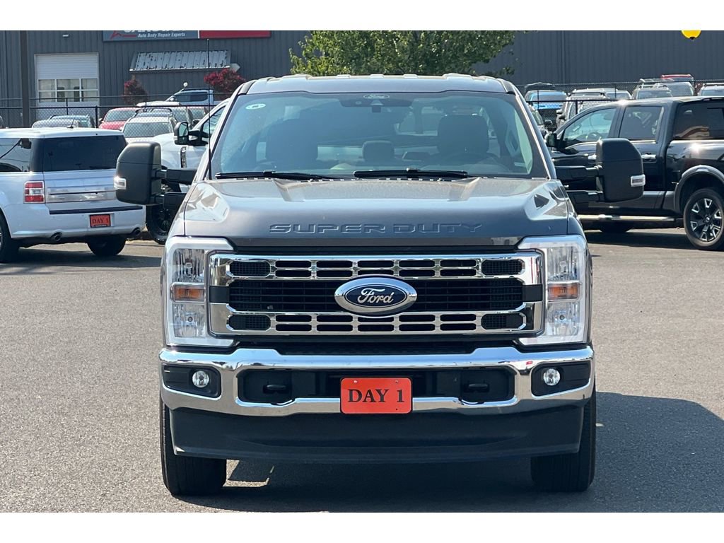 Used 2025 Ford F350 XLT image 11