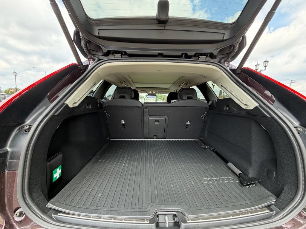 New 2026 Volvo XC60 B5 Plus w/ Climate Package AWD/4WD image 14