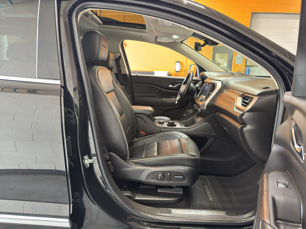 Used 2023 GMC Acadia Denali w/ Black Diamond Edition AWD/4WD image 15