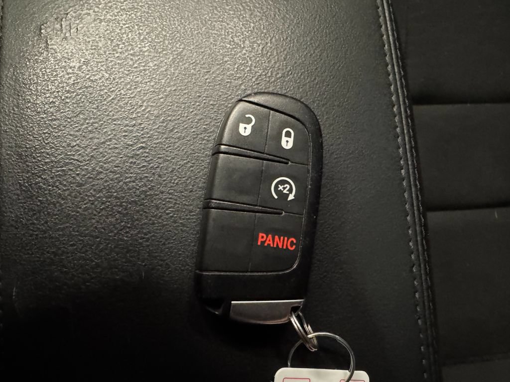 Used 2018 Dodge Durango SXT w/ Quick Order Package 2BB AWD/4WD image 17
