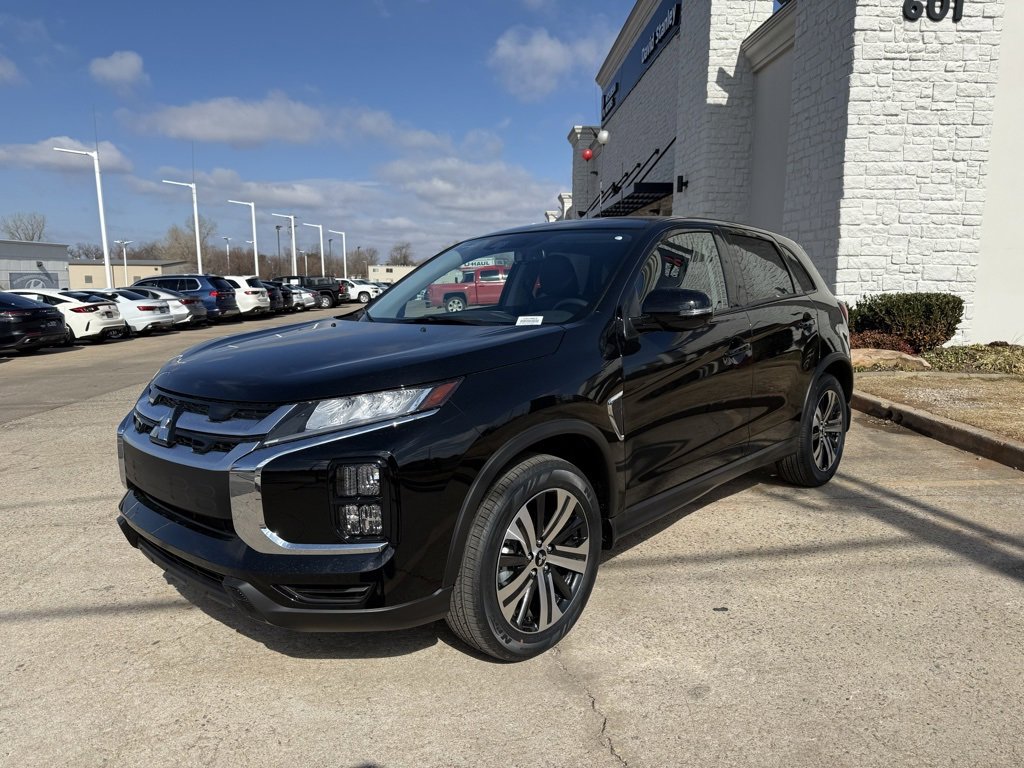 New 2026 Mitsubishi Outlander SEL image 3