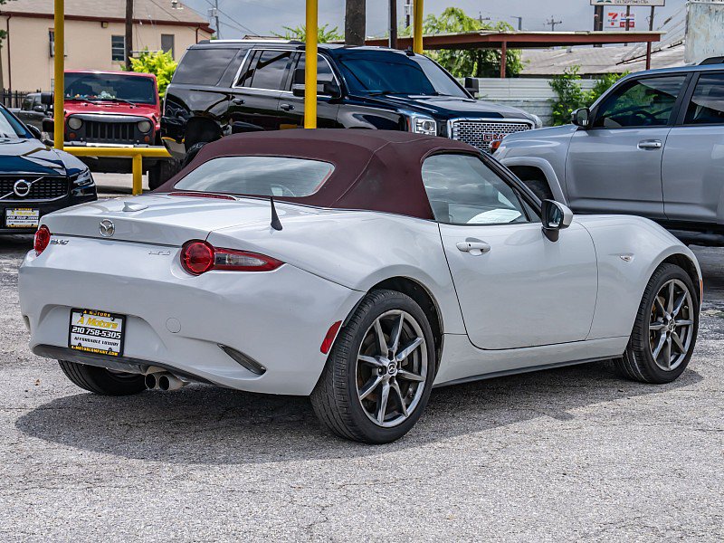 Used 2018 MAZDA MX-5 Miata Grand Touring RWD image 9