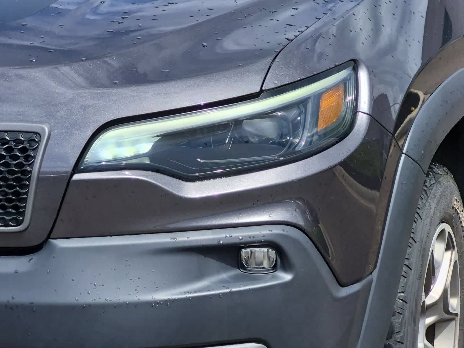 Used 2020 Jeep Cherokee Trailhawk w/ Cold Weather Group AWD/4WD image 11