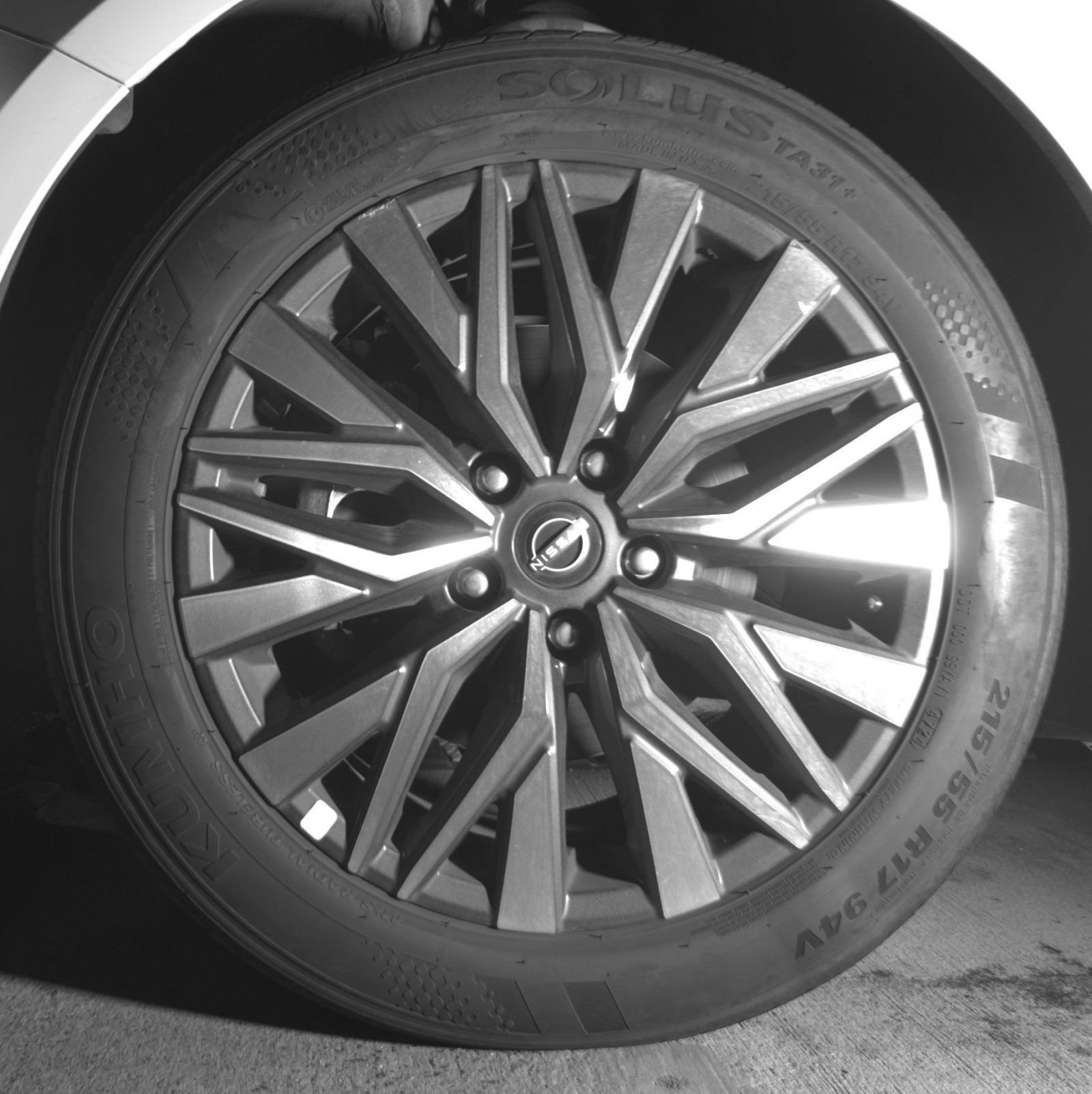 Used 2025 Nissan Altima 2.5 SV FWD image 15