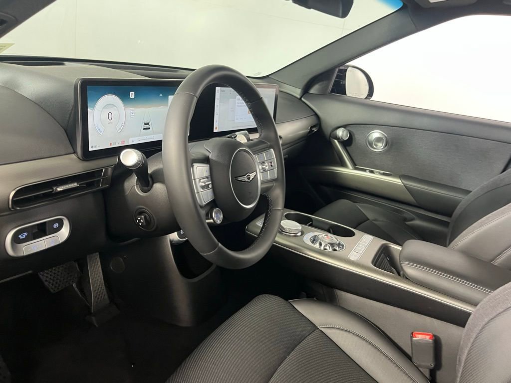 Used 2025 Genesis GV60 RWD image 25