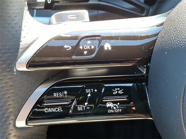 Used 2025 Mercedes-Benz GLC 300 4MATIC image 23