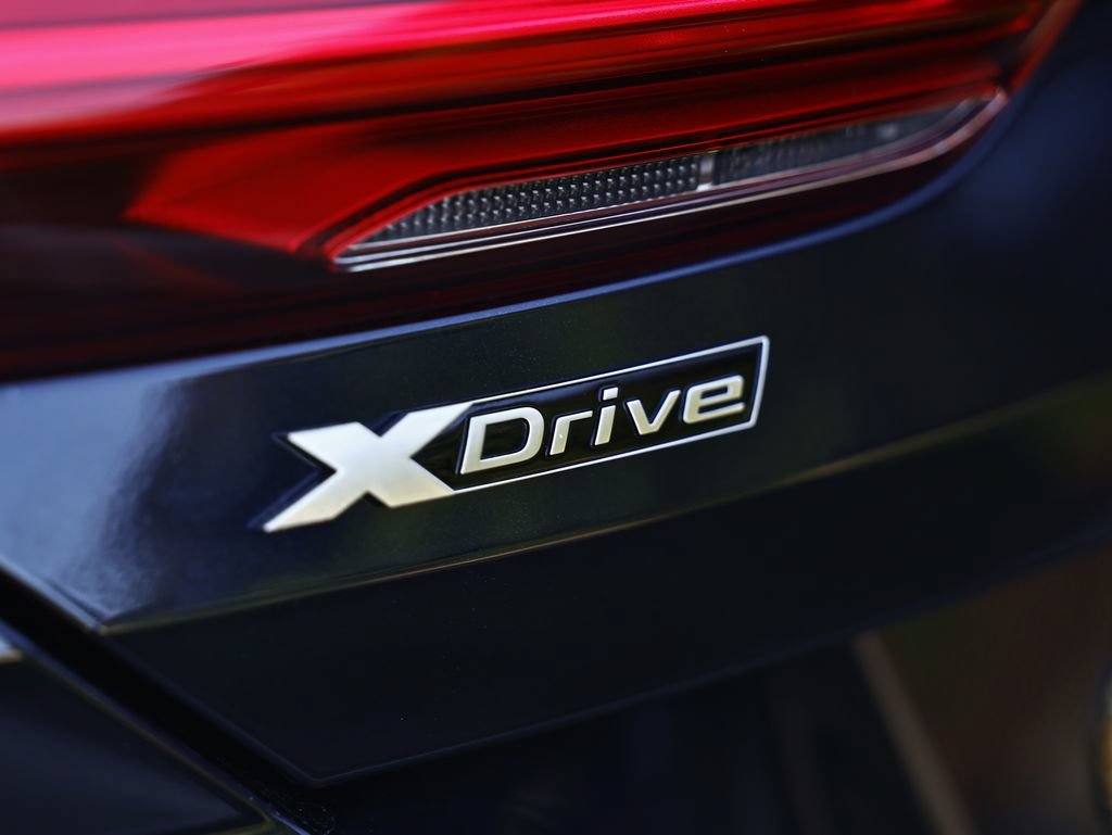 Used 2022 BMW M850i xDrive Coupe w/ M Carbon Exterior Package AWD/4WD image 10