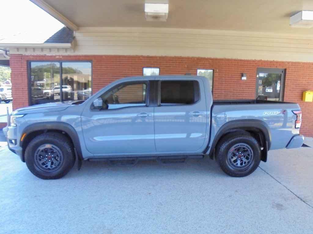 Used 2025 Nissan Frontier Pro-X RWD image 1