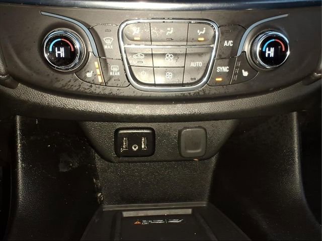 Used 2023 Chevrolet Traverse LT image 18