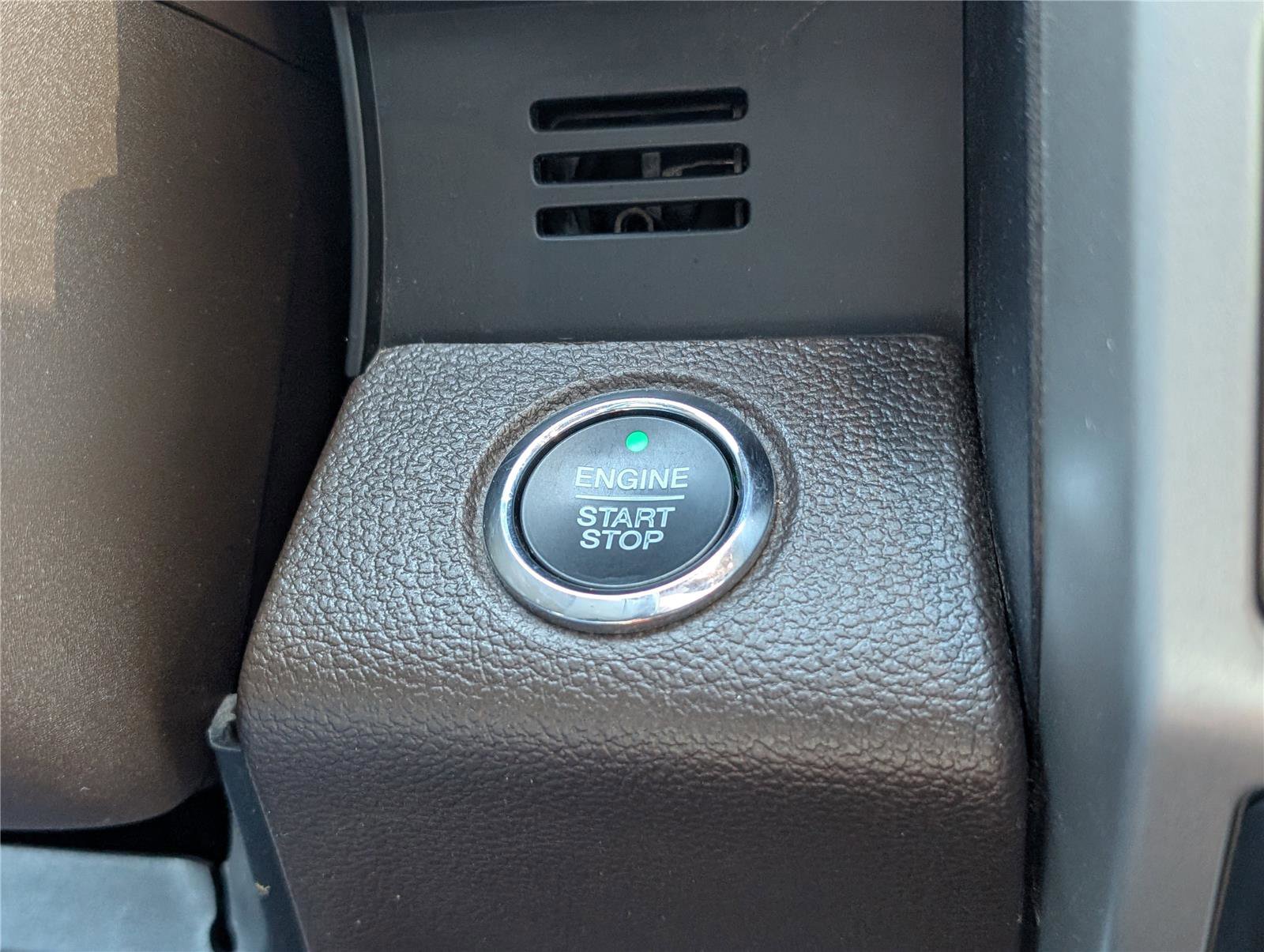 Used 2019 Ford F150 King Ranch w/ Equipment Group 601A Luxury AWD/4WD image 27