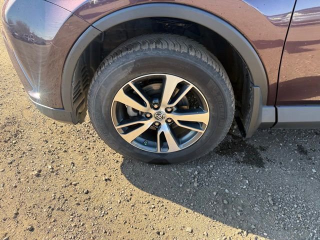 Used 2018 Toyota RAV4 XLE image 11
