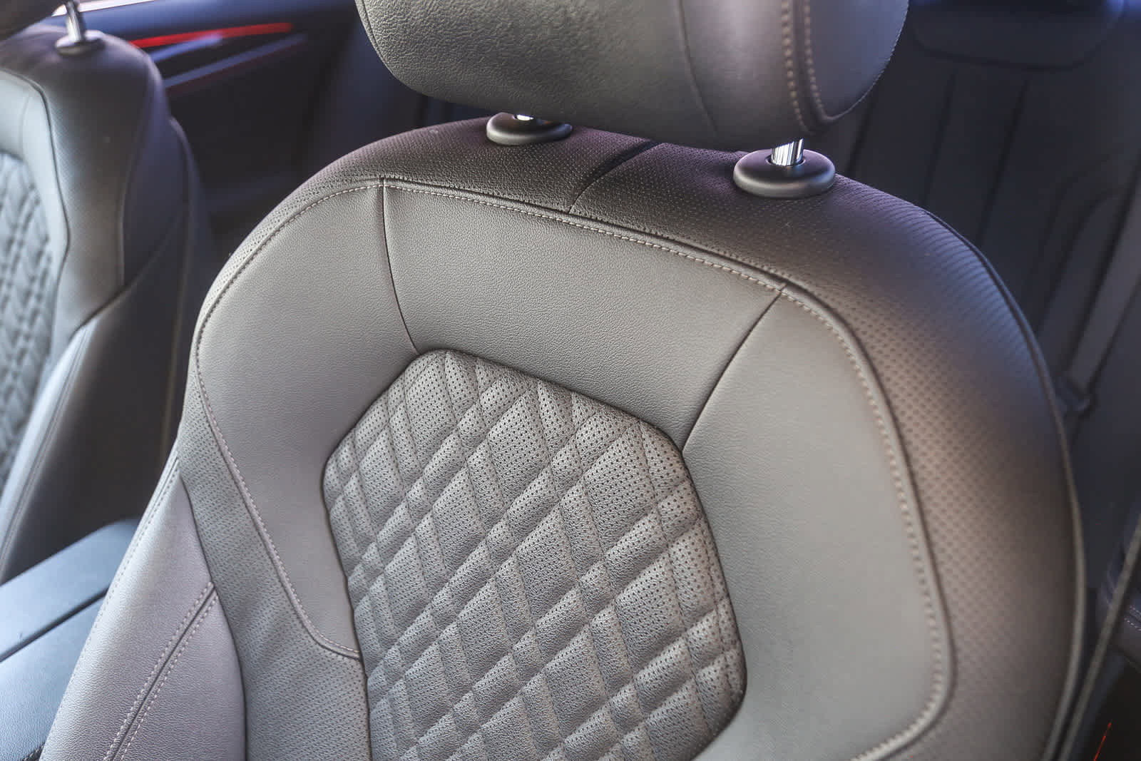 Used 2023 BMW 530e w/ Convenience Package image 22