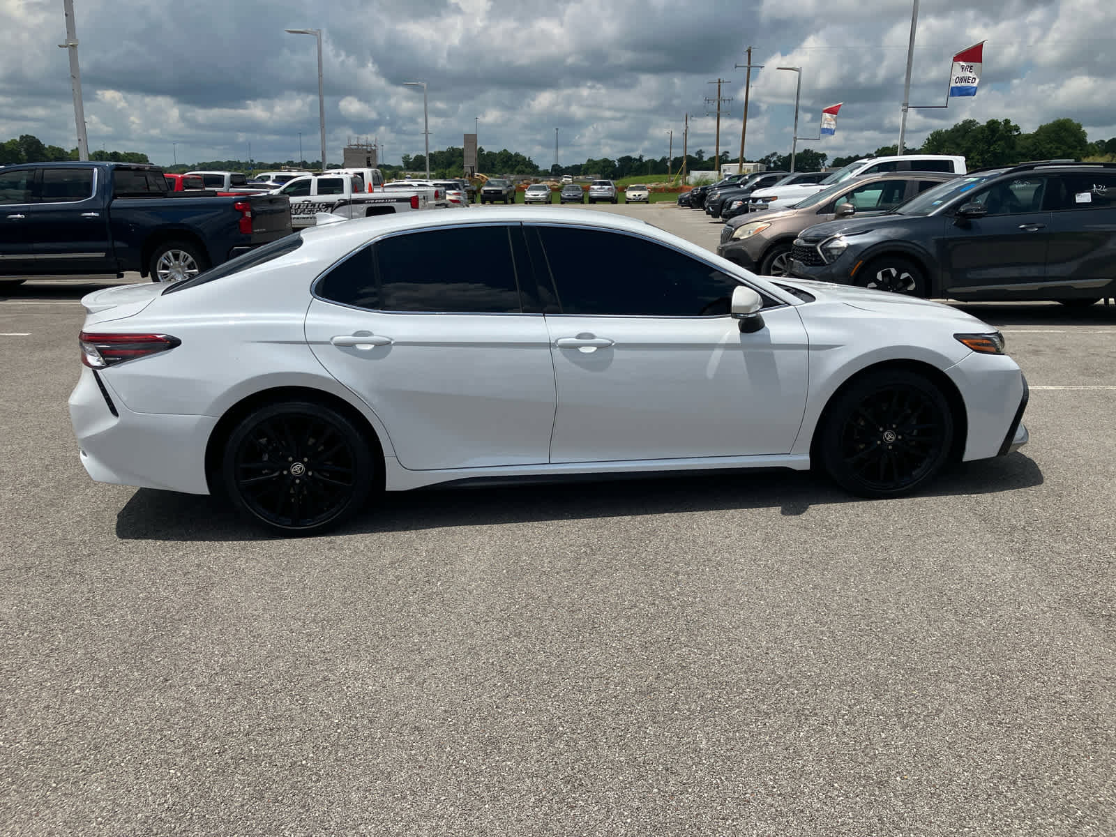 Used 2022 Toyota Camry XSE image 8