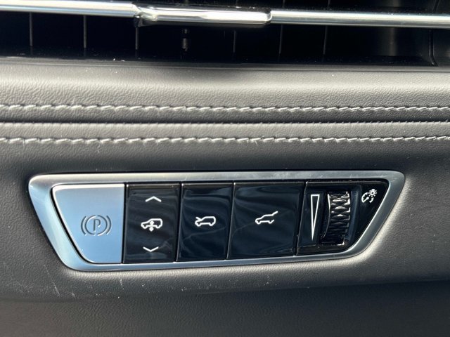 New 2026 Cadillac Escalade IQ Sport 2 w/ LPO, ONYX Package AWD/4WD image 32