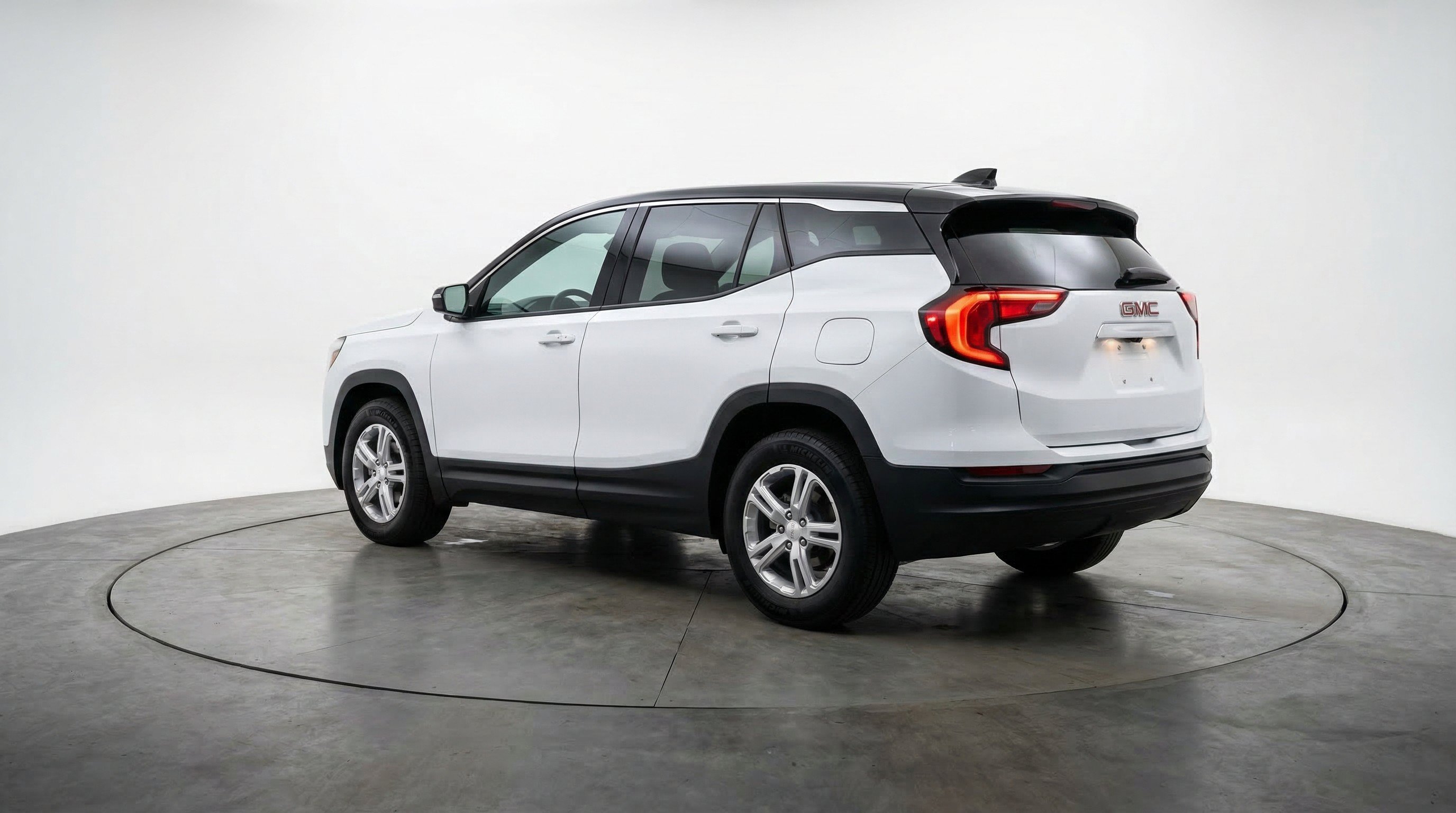 Used 2024 GMC Terrain SLE FWD image 6