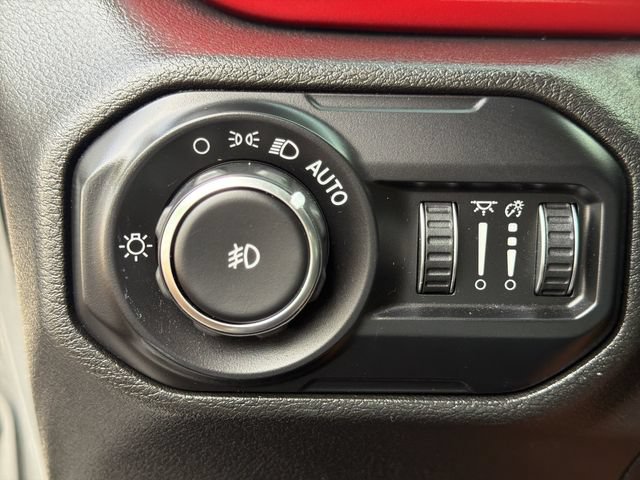 Used 2021 Jeep Wrangler Unlimited Rubicon w/ Cold Weather Group AWD/4WD image 20
