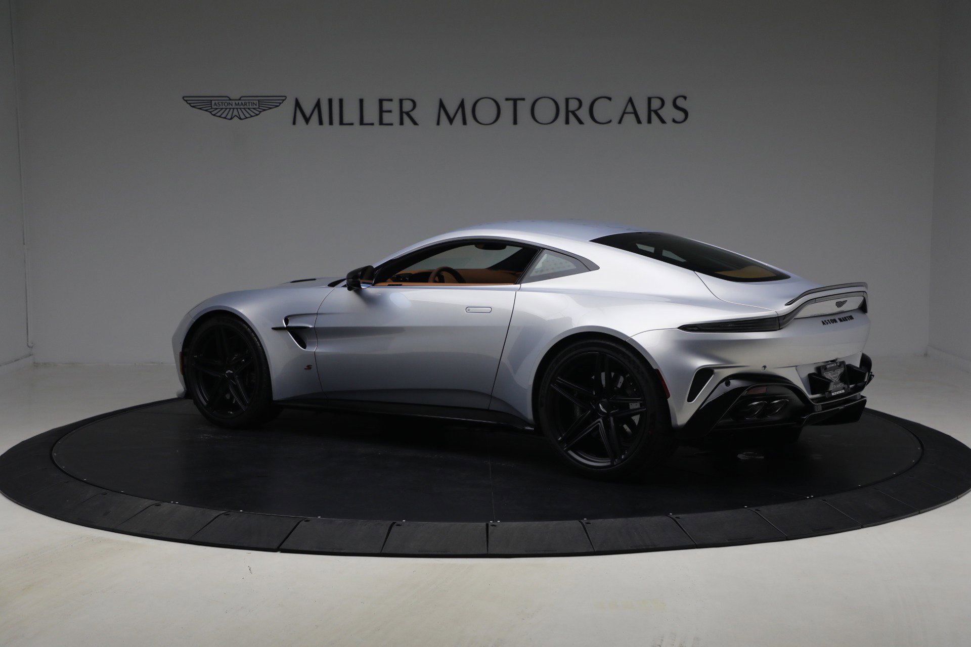 New 2026 Aston Martin V8 Vantage S image 4
