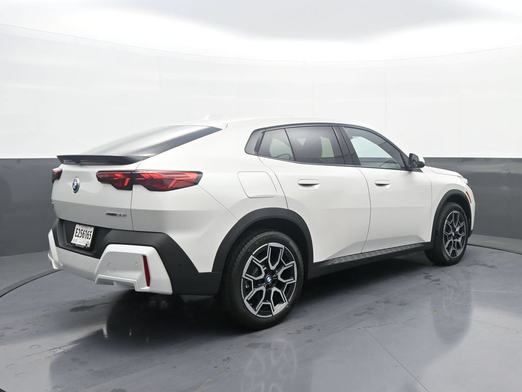 New 2026 BMW X2 xDrive28i w/ Technology Package AWD/4WD image 7