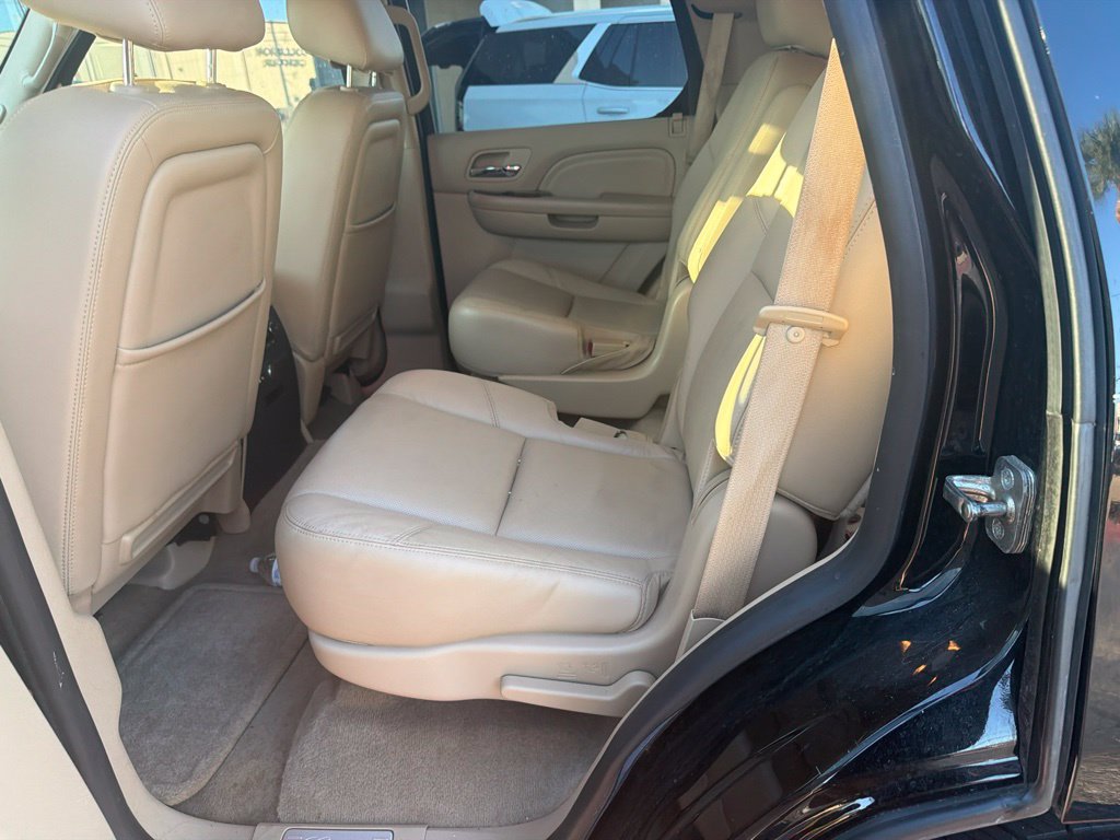 Used 2013 Cadillac Escalade Premium AWD/4WD image 6