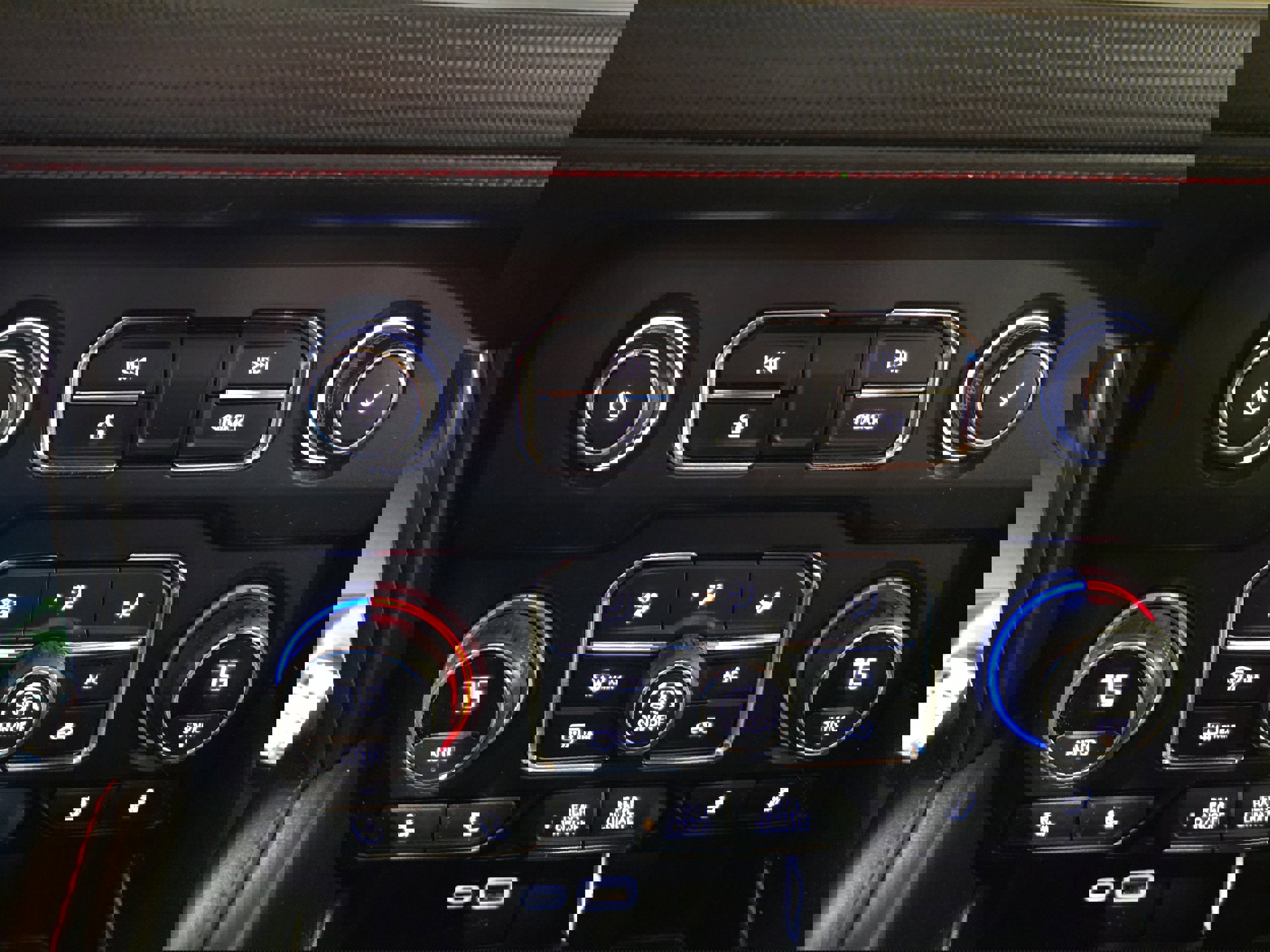 Used 2021 Chevrolet Suburban RST image 18