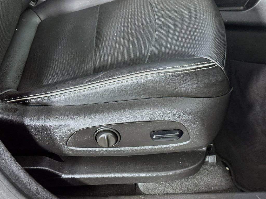 Used 2018 GMC Terrain Denali w/ Advanced Safety Package image 23