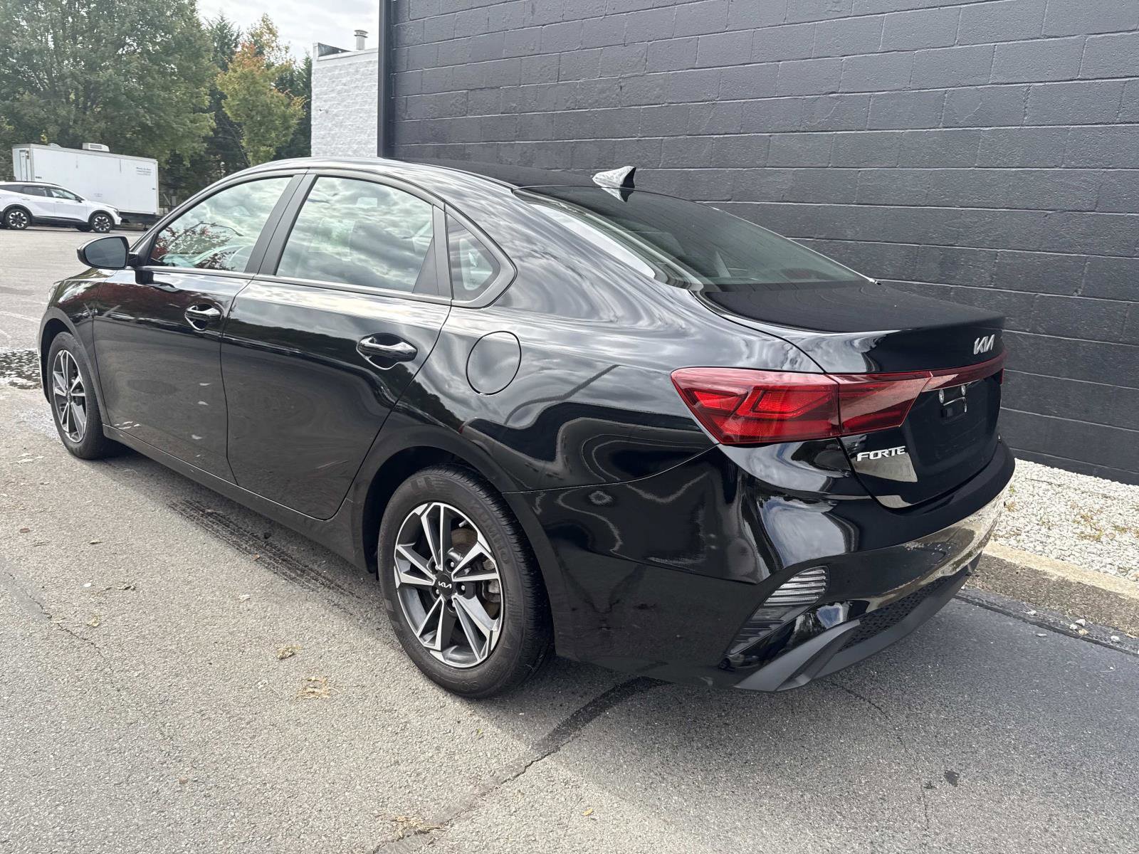 Used 2024 Kia Forte LXS image 7