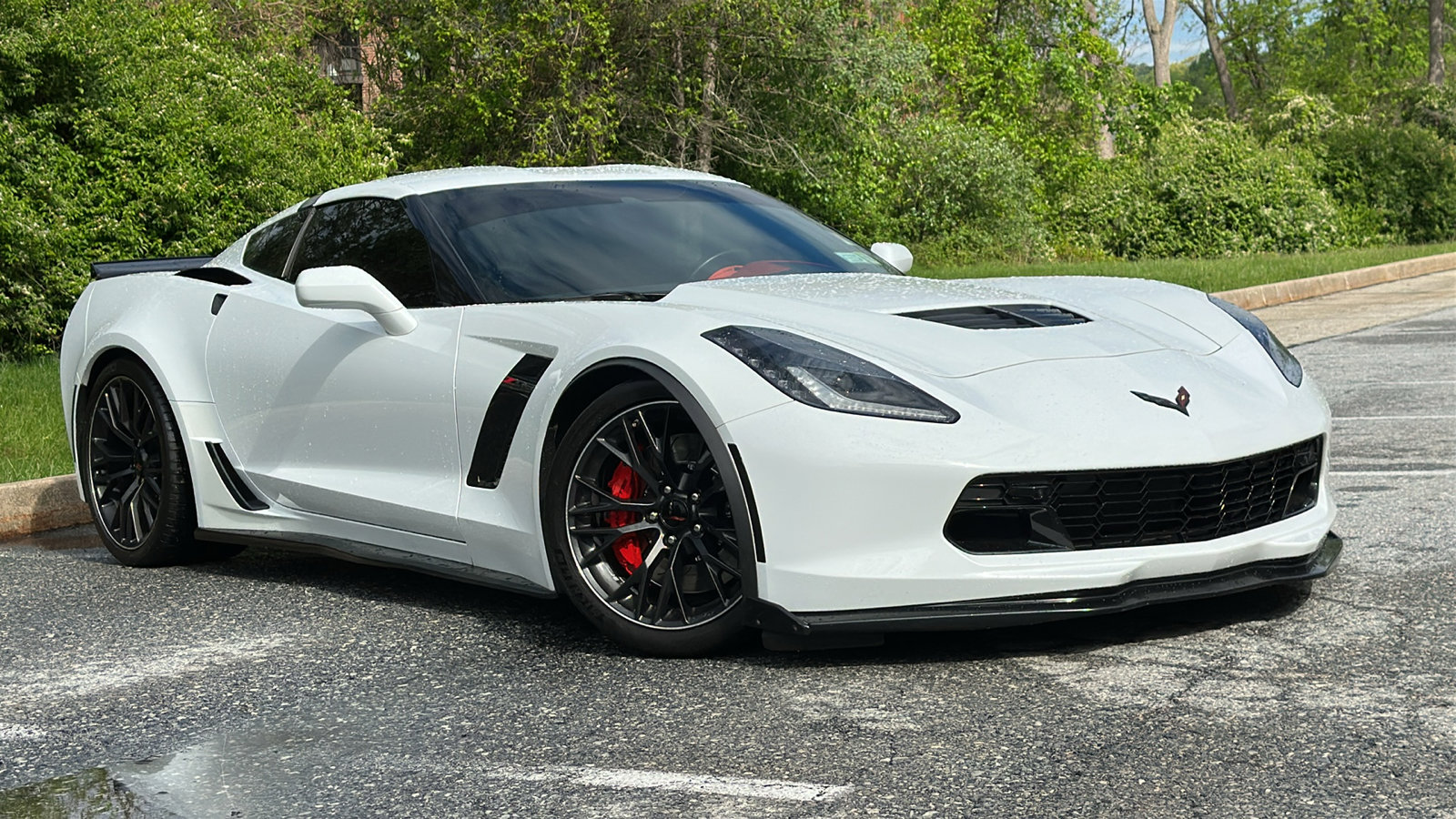 Used 2016 Chevrolet Corvette Z06 w/ 2LZ Preferred Equipment Group RWD image 1