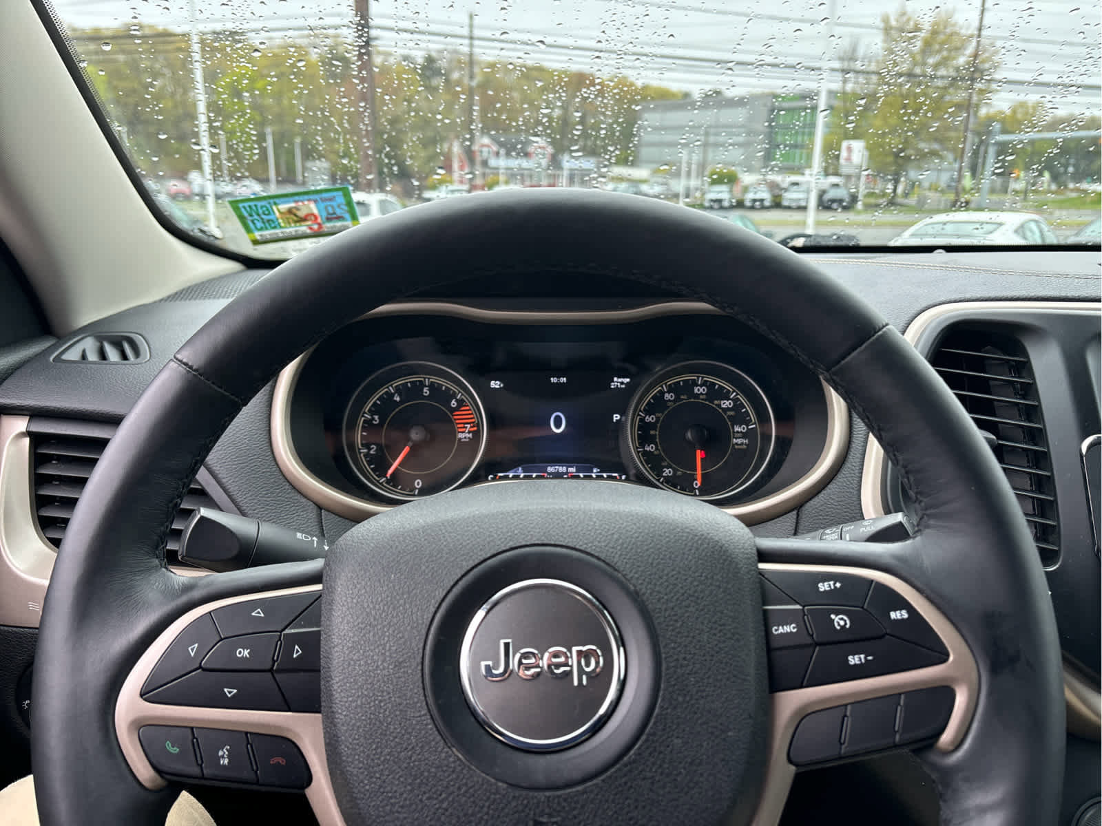 Used 2018 Jeep Cherokee Limited AWD/4WD image 9
