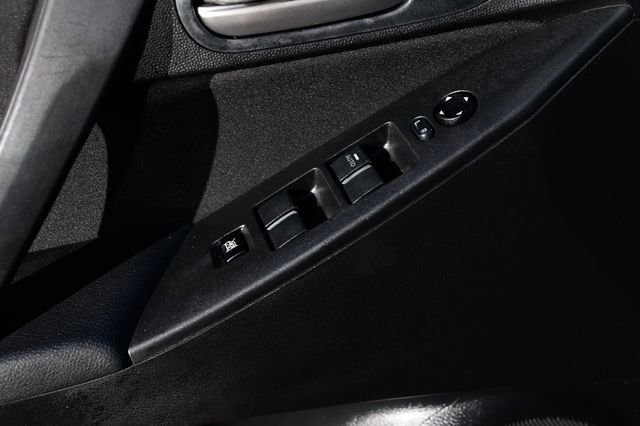 Used 2011 MAZDA MAZDA3 i Touring image 46