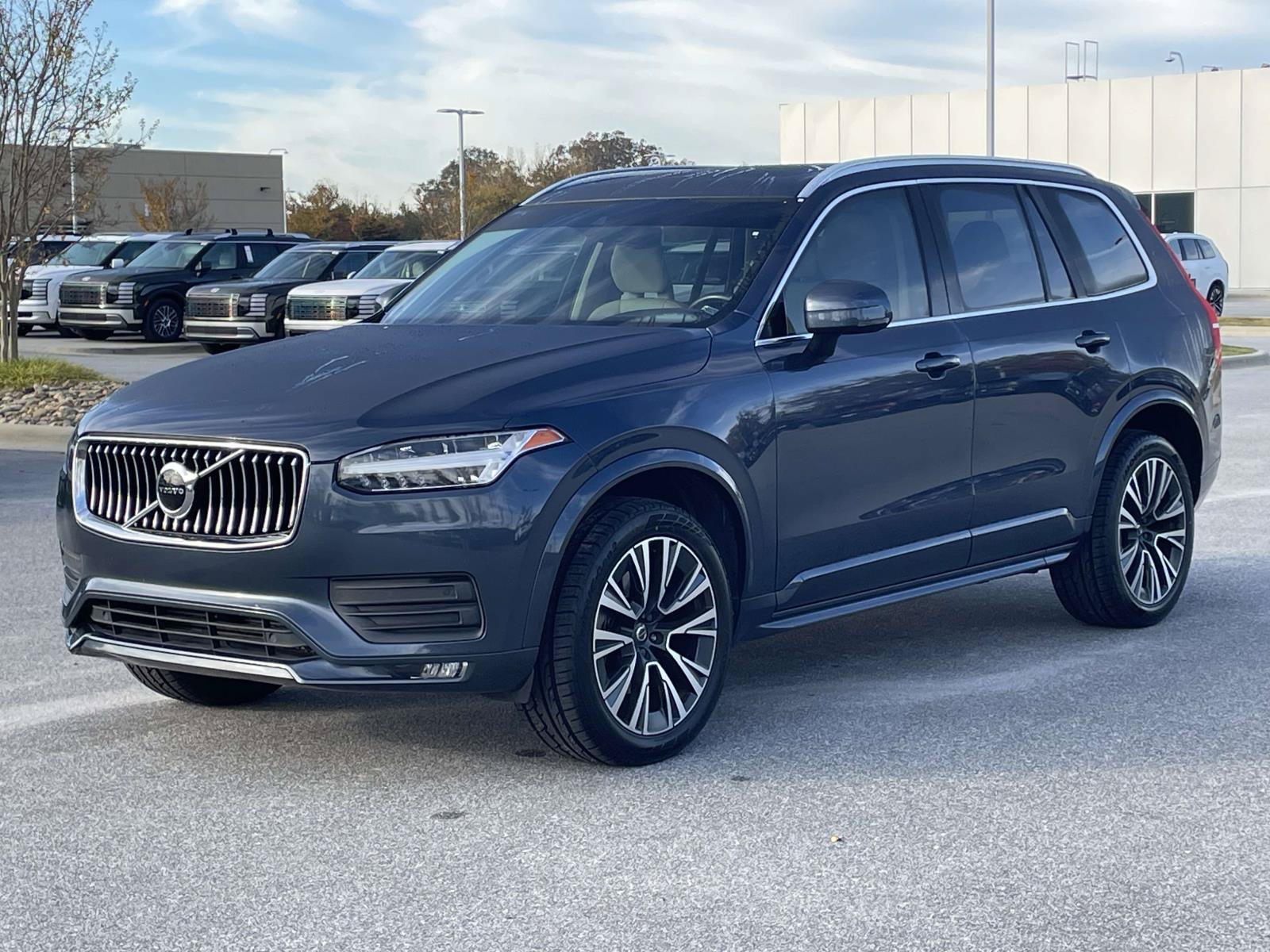 Used 2020 Volvo XC90 T5 Momentum w/ Protection Package Premier FWD image 24