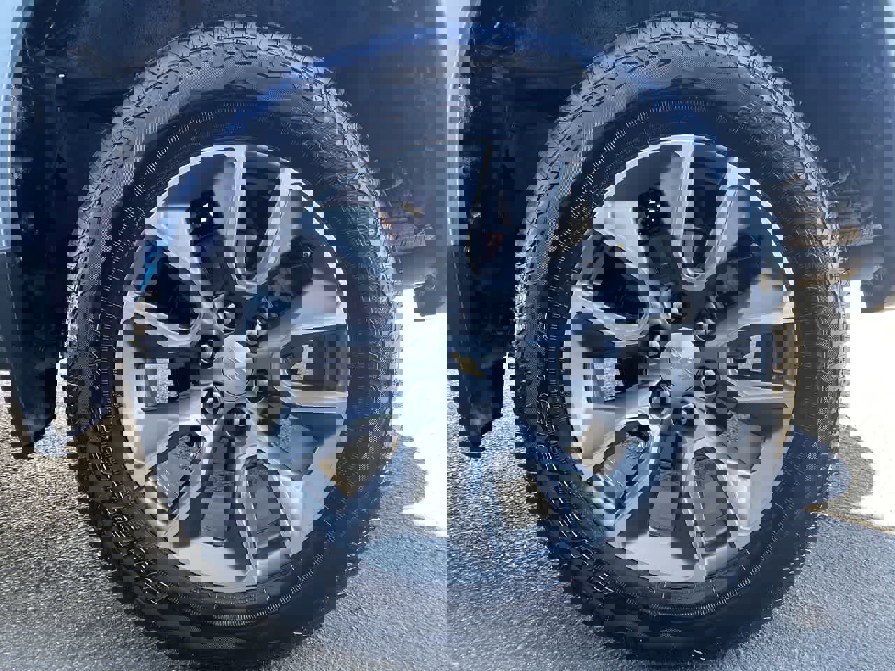 Used 2025 Chevrolet Silverado 1500 LT w/ Z71 Off-Road Package image 10