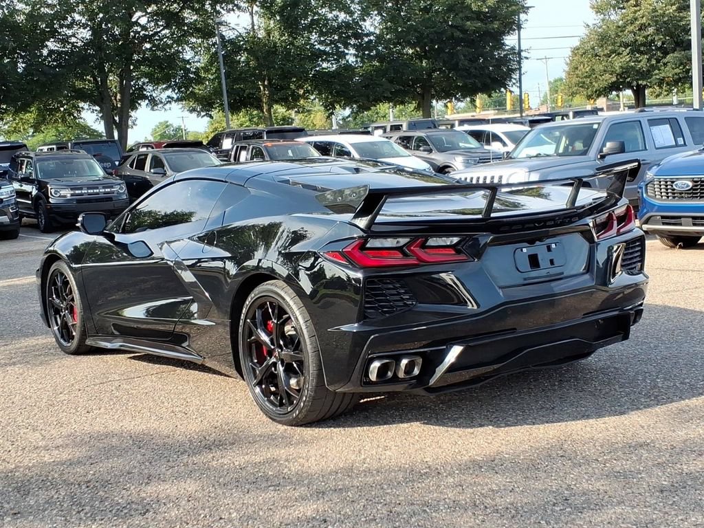 Used 2022 Chevrolet Corvette Stingray Preferred Cpe w/ Z51 Performance Package RWD image 3