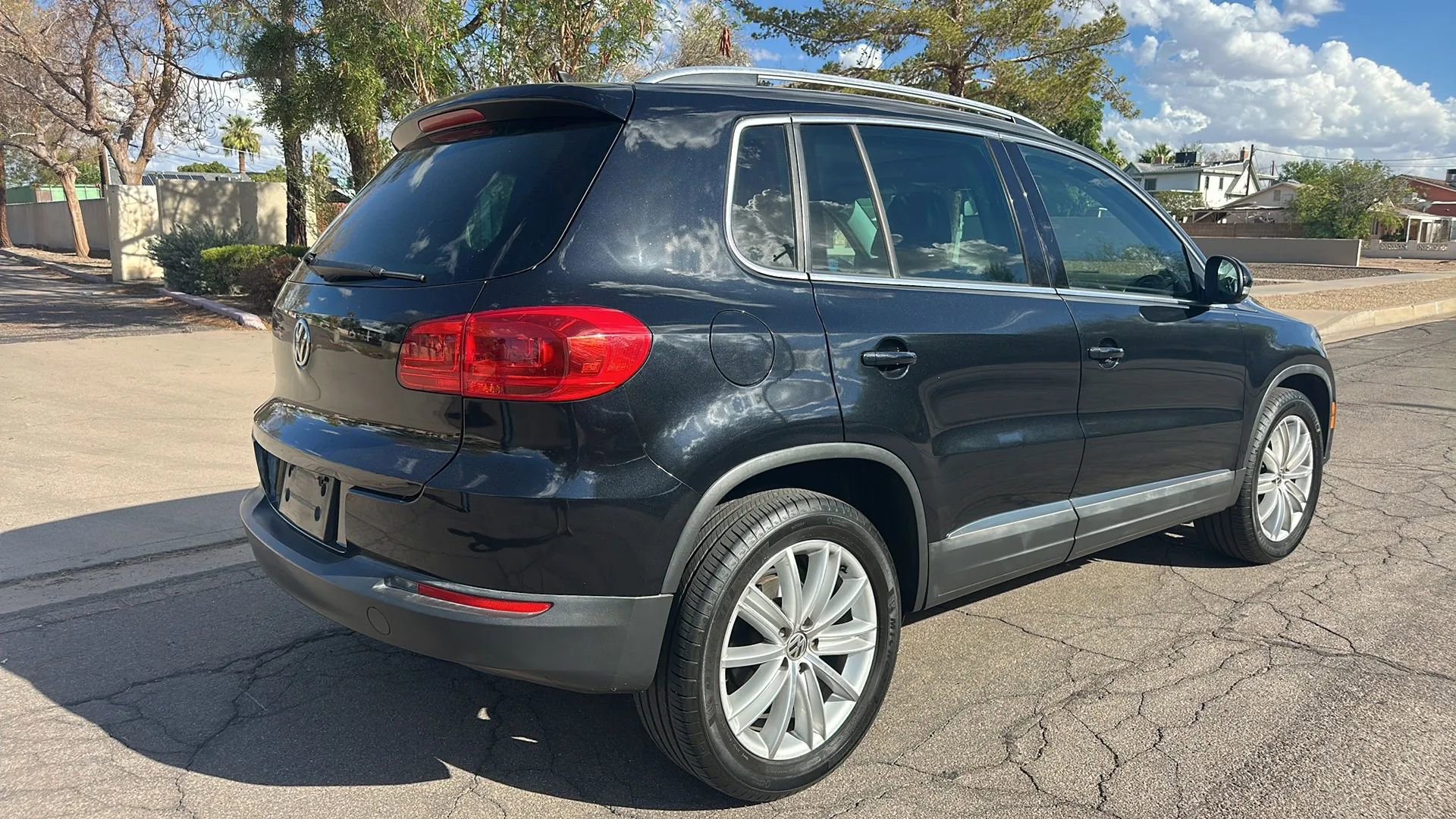 Used 2013 Volkswagen Tiguan SE image 22