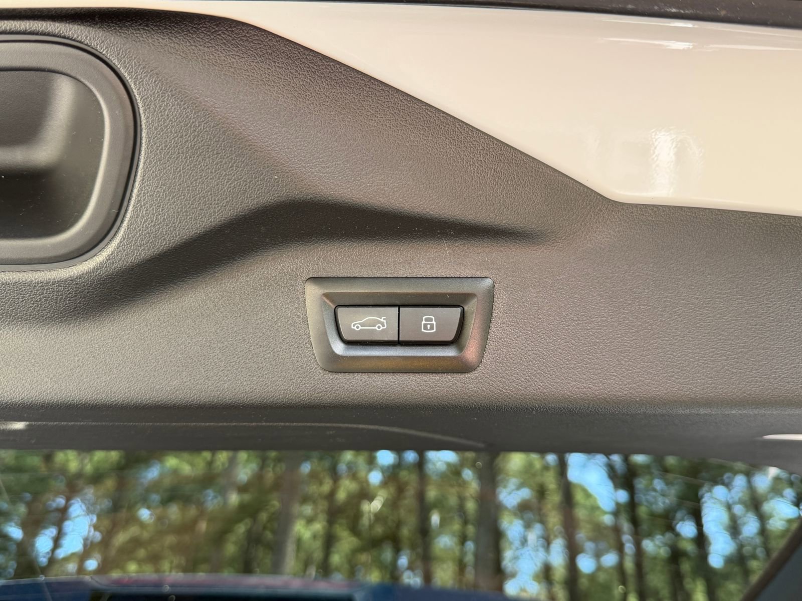 Used 2024 BMW X7 xDrive40i w/ Executive Package image 19