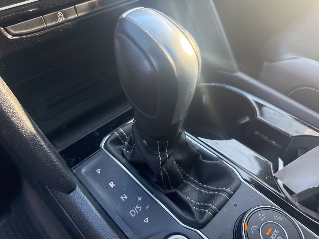 Used 2023 Volkswagen Atlas SEL Premium image 13