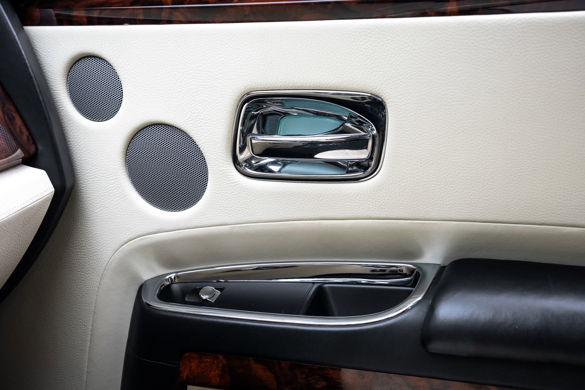 Used 2012 Rolls-Royce Ghost image 34