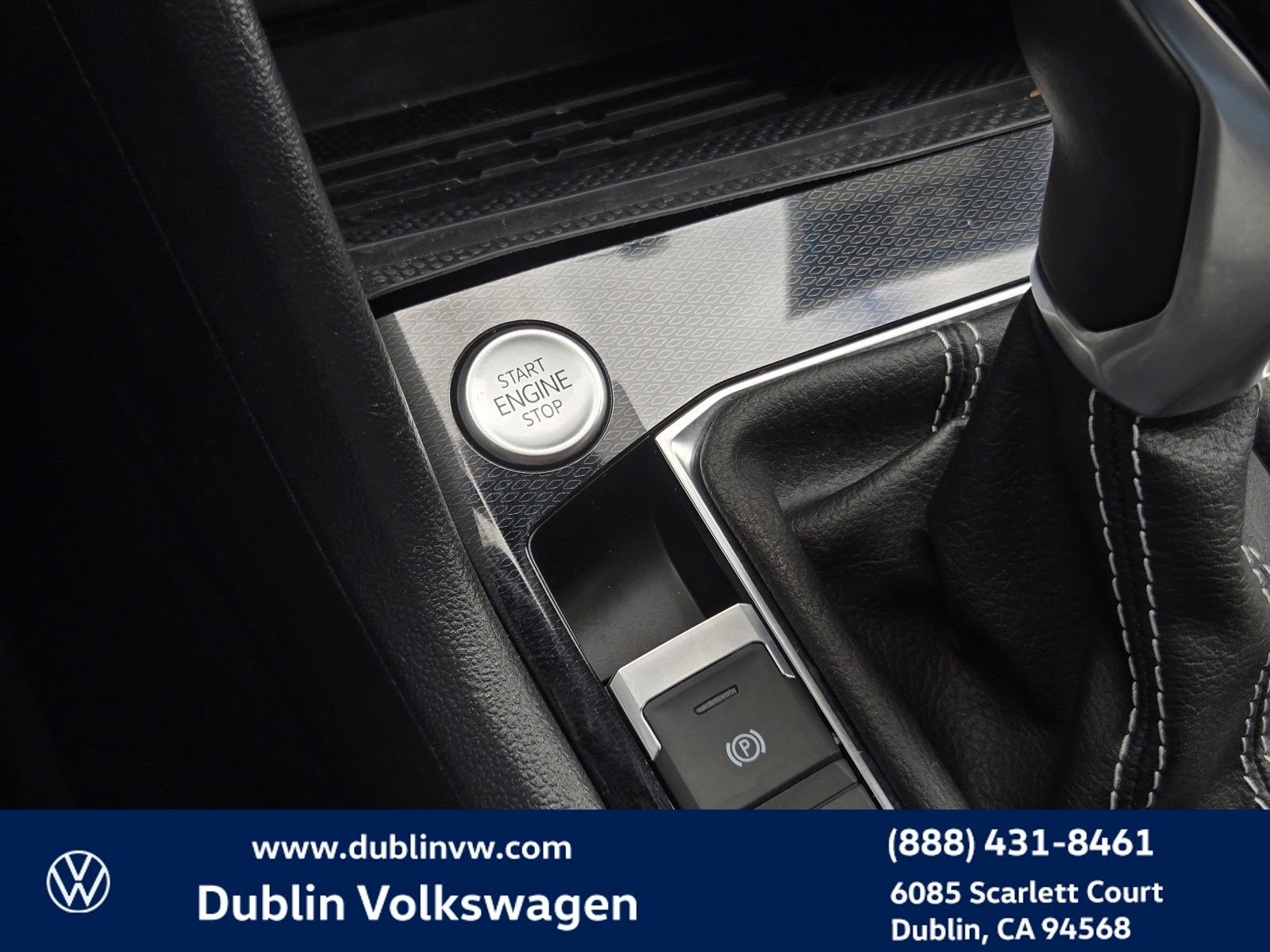 Used 2025 Volkswagen Taos SE image 18