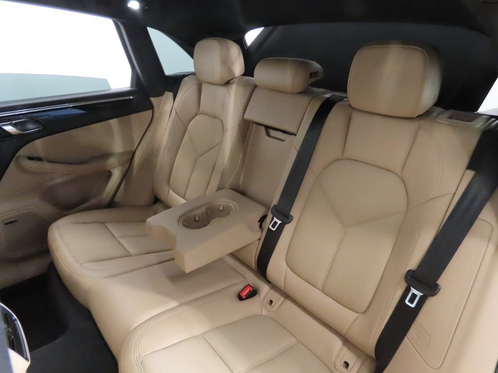 Certified 2026 Porsche Macan AWD/4WD image 43