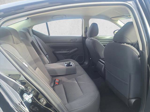 Used 2025 Nissan Altima 2.5 SV image 17