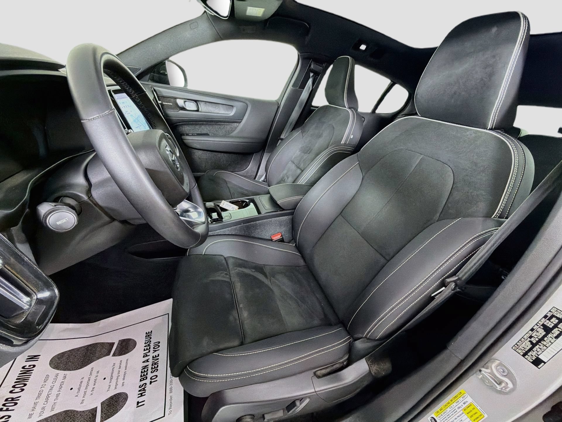 Certified 2023 Volvo C40 P8 Recharge Ultimate w/ Protection Package Premier AWD/4WD image 23