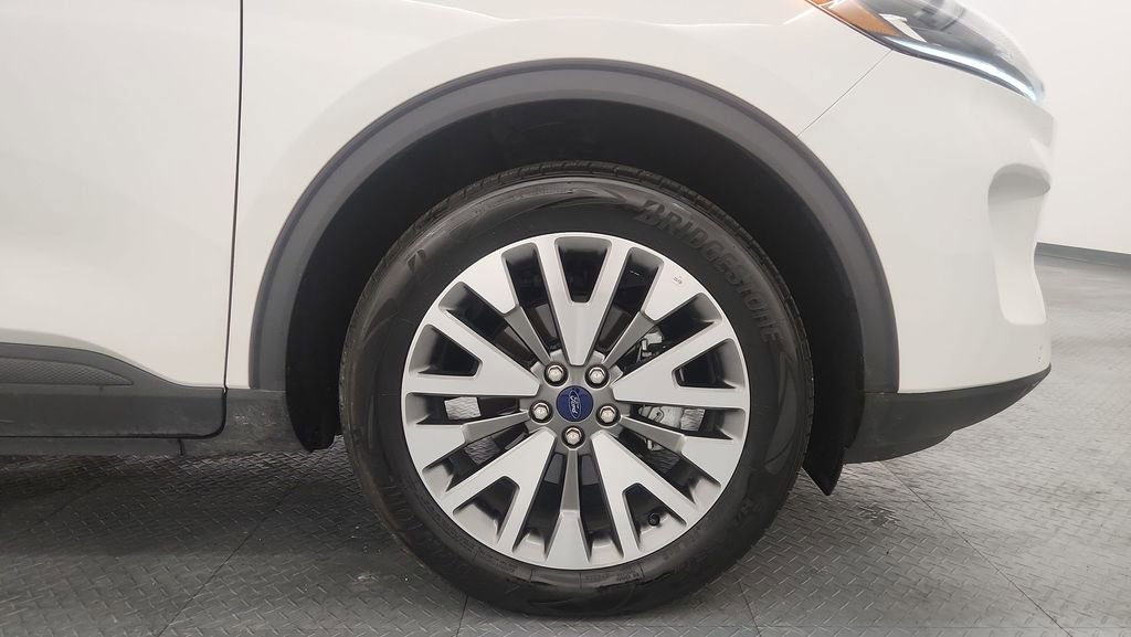 Certified 2022 Ford Escape Titanium w/ Class II Trailer Tow Package image 28