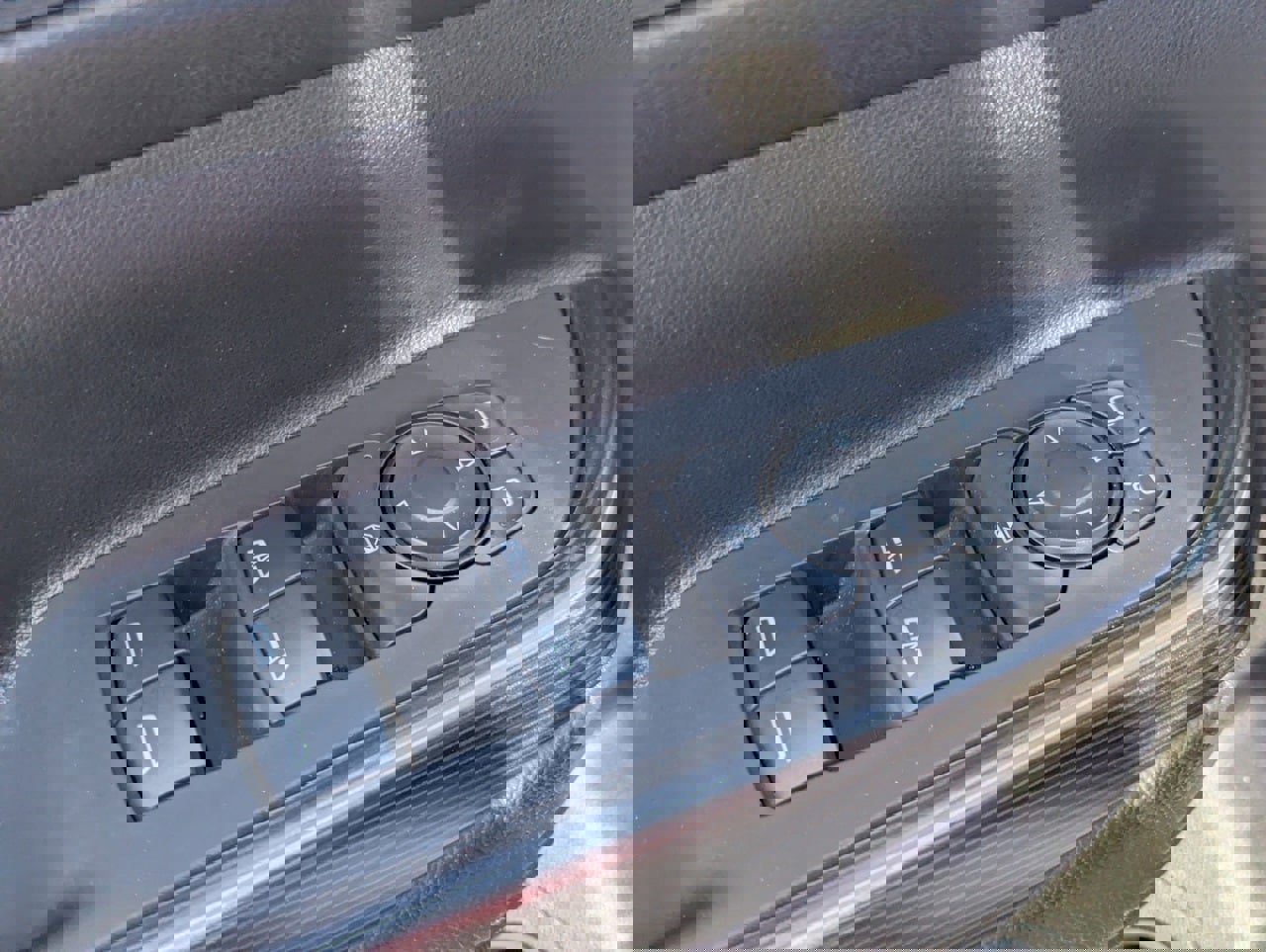 Used 2023 GMC Acadia SLT image 23