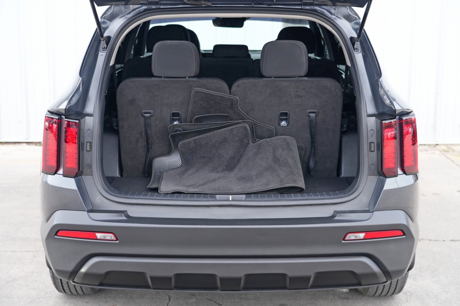 Used 2022 Kia Sorento LX FWD image 9