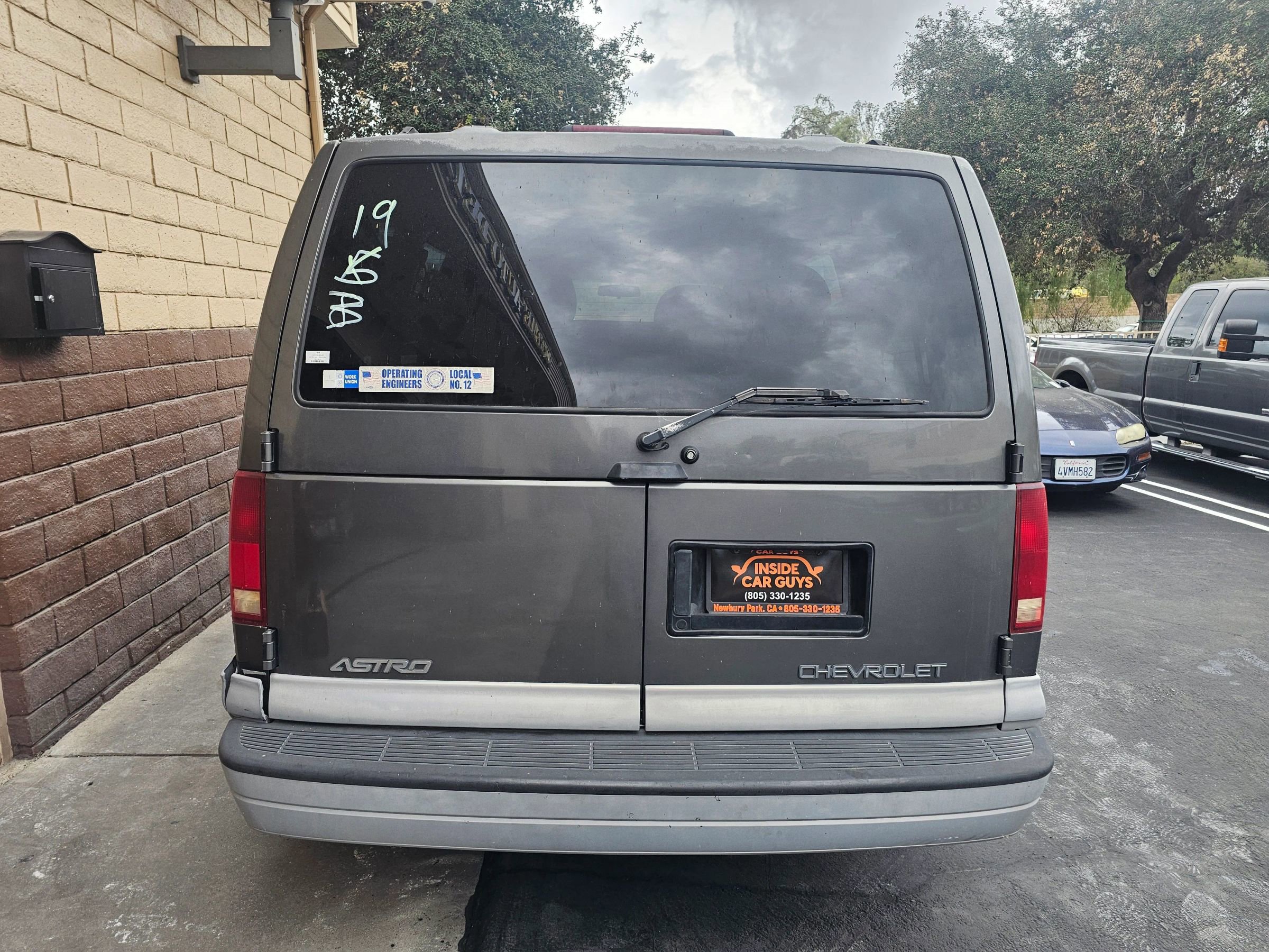 Used 2000 Chevrolet Astro Passenger image 3