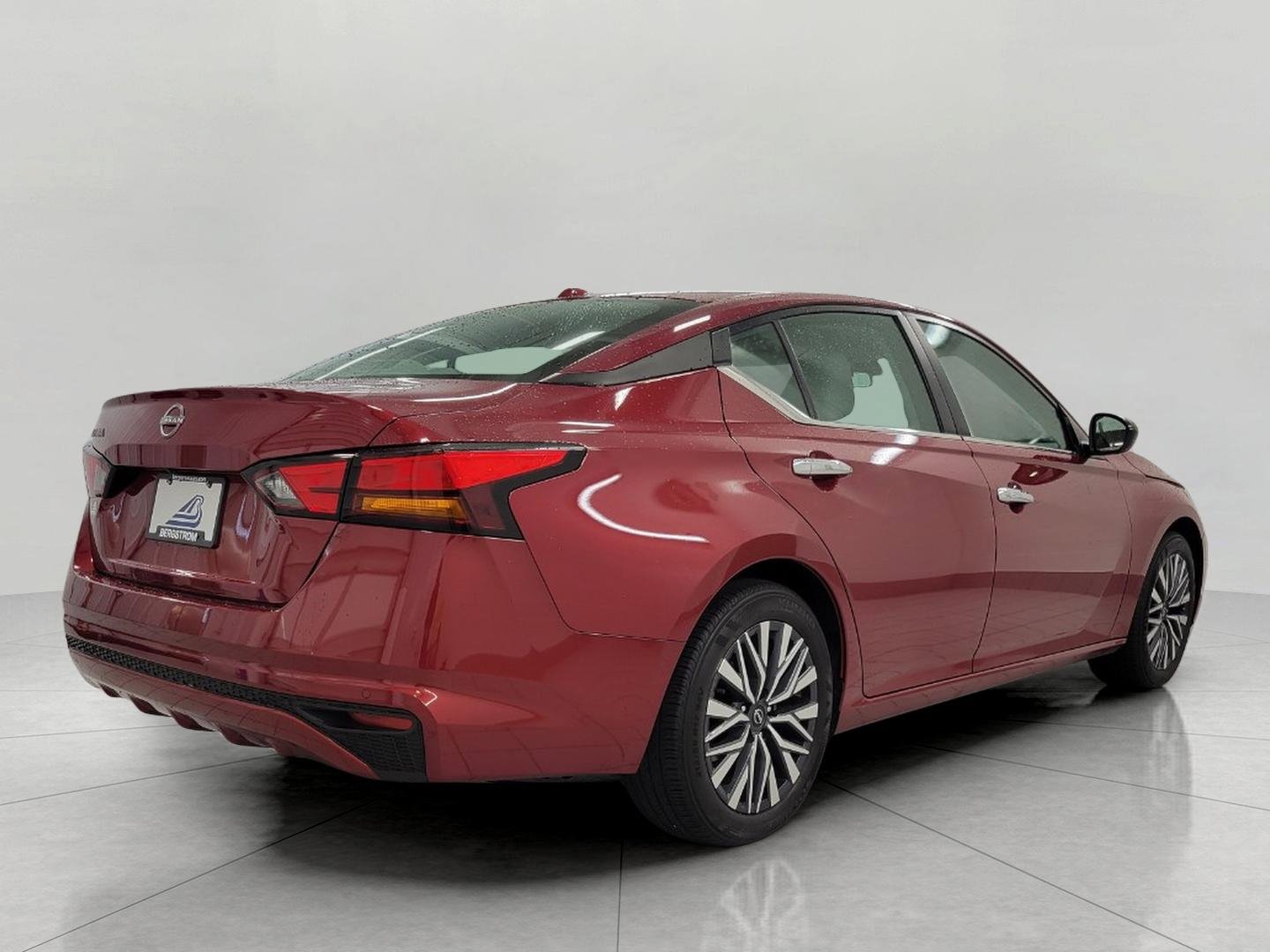 Used 2025 Nissan Altima 2.5 SV FWD image 20