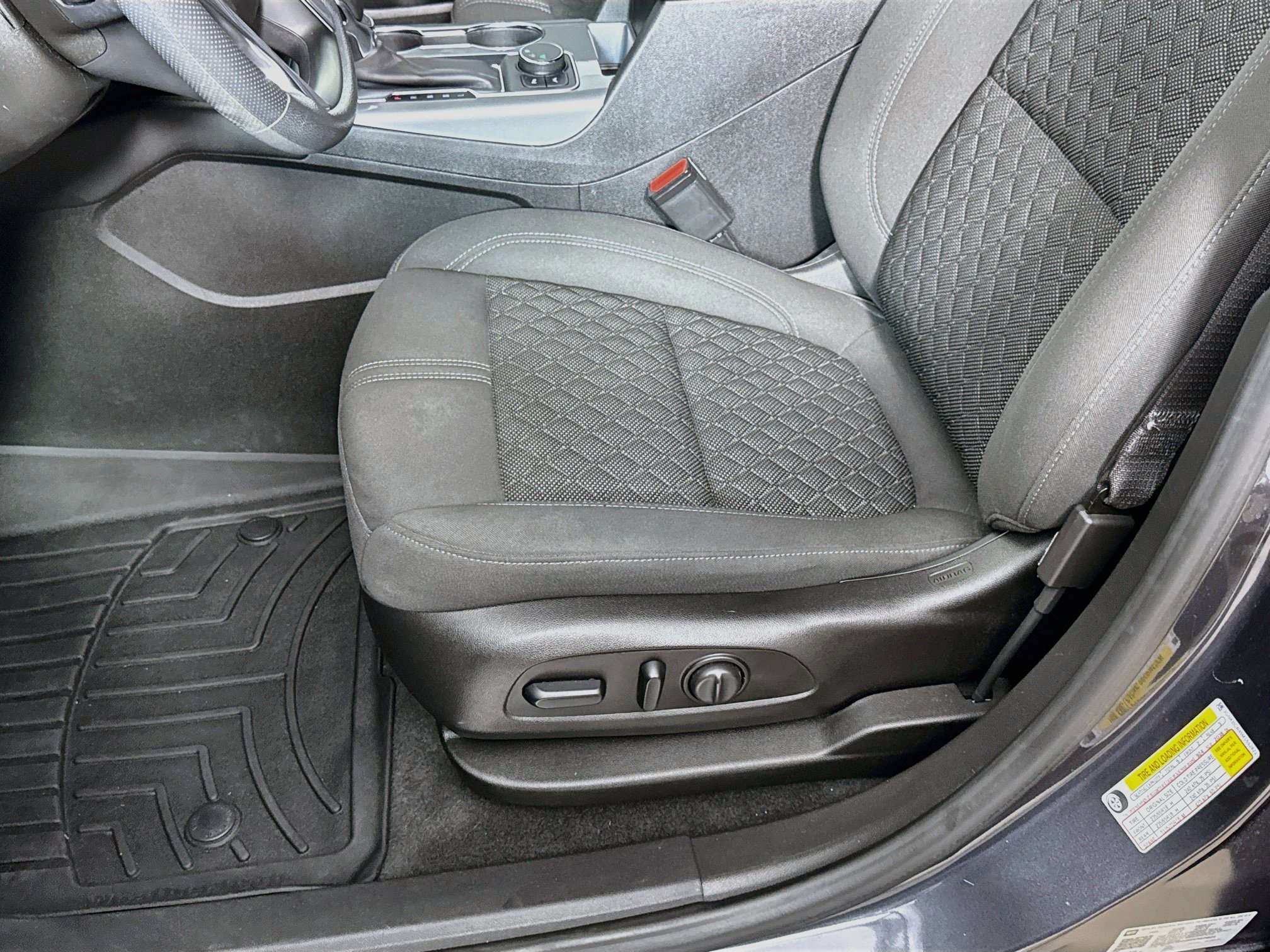 Used 2021 Chevrolet Blazer LT FWD image 18